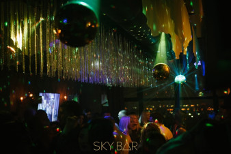   Sky bar 